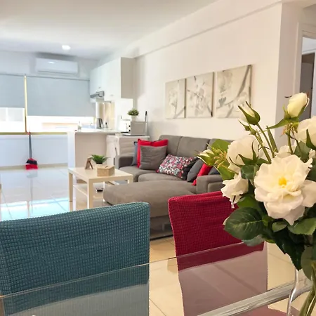 Albert's Center 21 شقة لارنكا