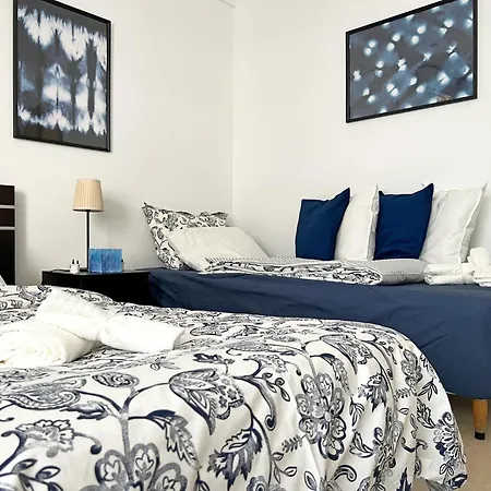 Albert's Center 21 * لارنكا