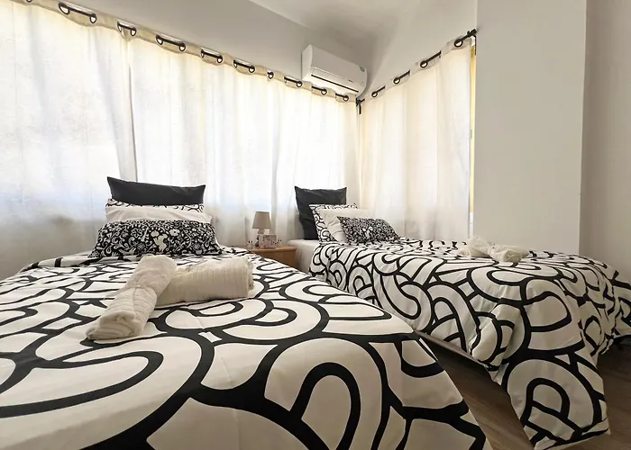 Albert's Center 21 * Larnaca